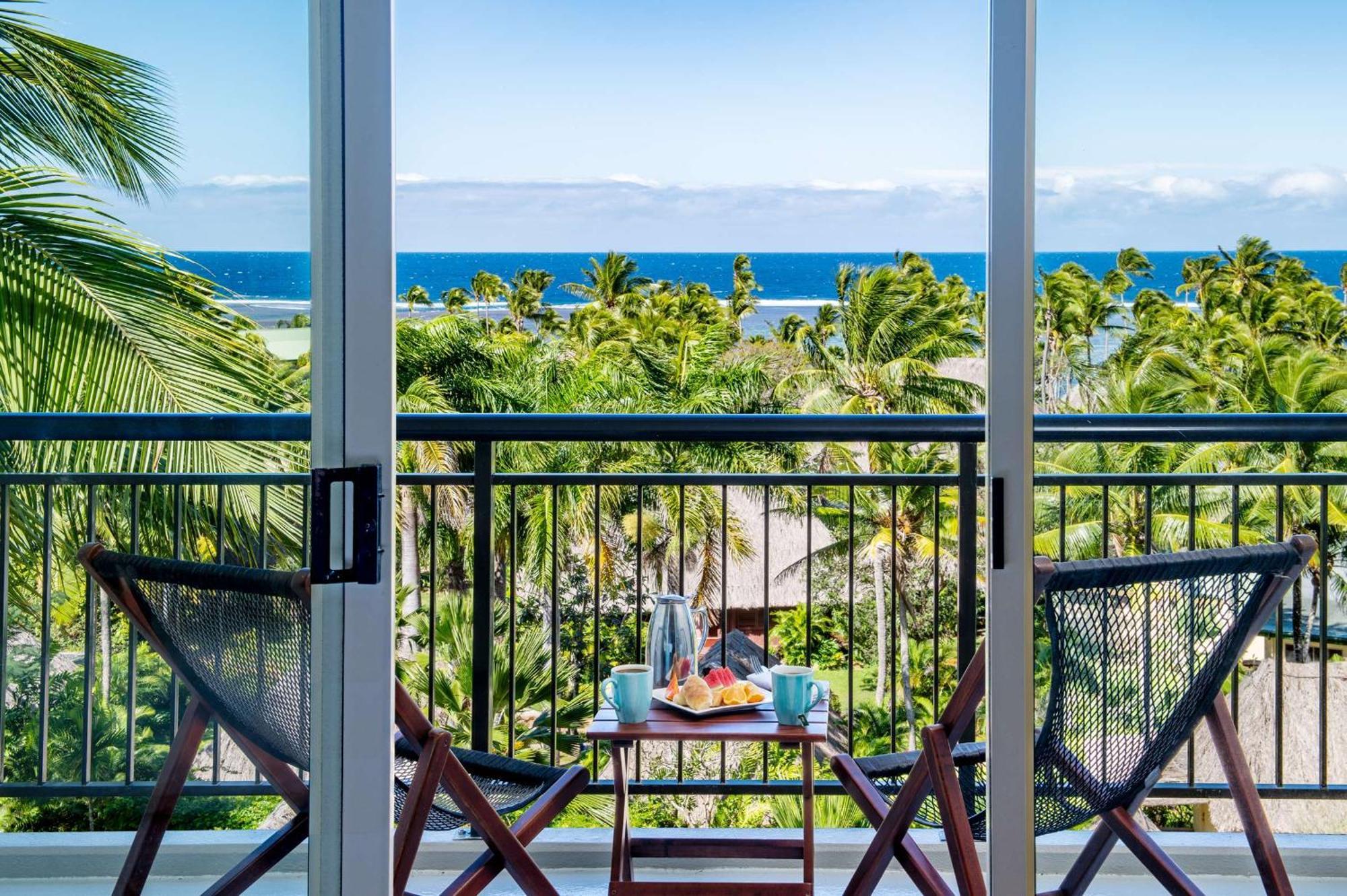 Outrigger Fiji Beach Resort Korotogo Extérieur photo View from a balcony